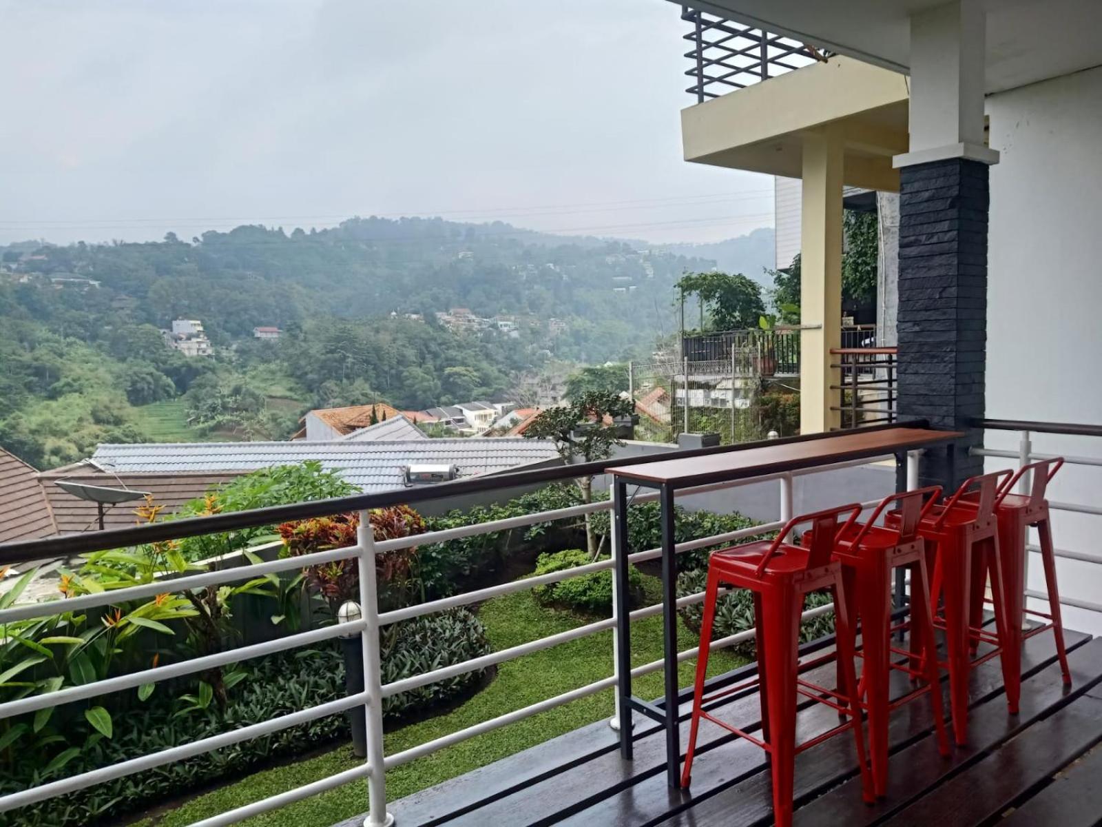Villa Keluarga Syariah Resor Dago Pakar Bandung - View Bukit ภายนอก รูปภาพ